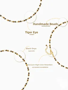 Detailansicht der handgefertigten Tigerauge- und Achatperlen mit goldenem Metallverschluss
