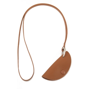 Collana borsa a mezzaluna in PU marrone da donna con fibbia argento e cinturino in pelle
