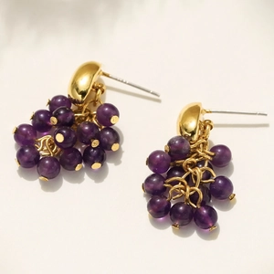 Elegantes pendientes de racimo de uvas moradas con agujas de plata S925 y acabado oro