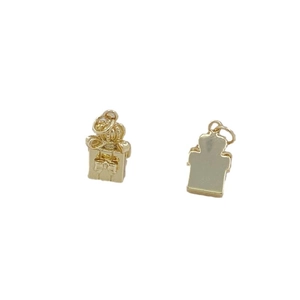 Pendentif boîte cadeau dorée avec nœud et boucle couronne pour création de bijoux