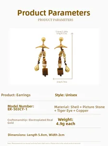Detalle de pendientes bohemios con dimensiones y materiales de piedra natural y concha