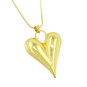 Collar con colgante de corazón 3D minimalista en oro pulido con una fina cadena de caja