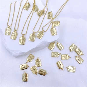 Ciondolo Alfabeto Quadrato Geometrico in Rame Galvanico Stile Occidentale Accessorio per Collana Iniziale per Gioielli da Donna