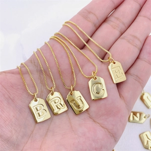 Collana minimalista con ciondolo quadrato dorato e catena box per gioielli fai-da-te
