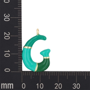 Detailed size measurement of a green enamel bubble letter G pendant in 25mm length