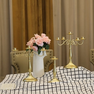 Élégant ensemble de chandeliers en métal doré de style européen pour décor de table
