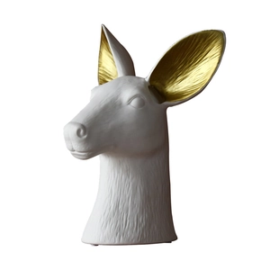 Vaso testa di cervo nordico minimalista in ceramica bianca opaca con orecchie dorate