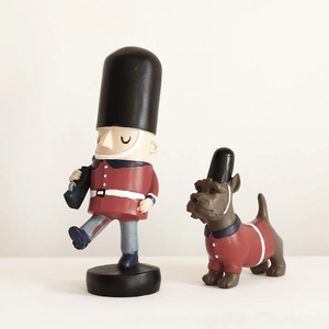 British Royal Guard and Schnauzer dog resin figurines for creative home decor