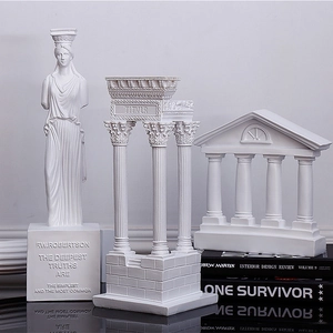 Modèle de temple grec classique avec colonnes romaines en résine et statue de déesse