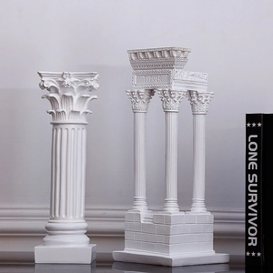 Modèle de temple grec classique avec colonnes corinthiennes pour décoration élégante
