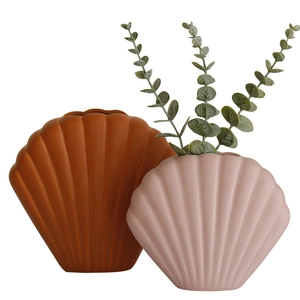 Nordische Muschel-Keramikvase in Morandi-Orange und Rosa mit matter Textur und Rillen