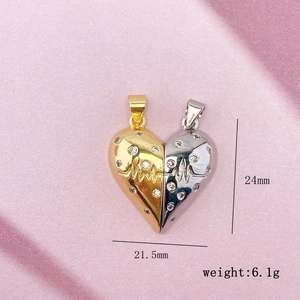 Detailansicht der Herz-Magnetketten mit Herzschlaglinie und Zirkonia-Inlay, 24 mm Größe