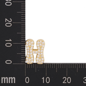 Detailansicht der Größe eines vergoldeten Buchstabe-H-Anhängers mit Zirkon, 15mm x 12mm