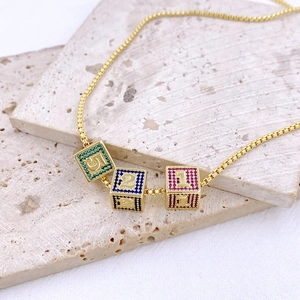 Ciondolo in Rame Placcato Oro Hip Hop Cubo con Numeri Arabi Strass Multicolore Dado Ciondolo Senza Catena per Uomo Donna