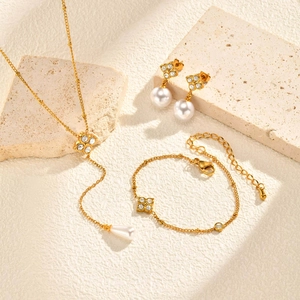Bijoux Trèfle À Quatre Feuilles En Acier Inoxydable Collier Künstliche Perles Boucles D'oreilles Bracelet Avec Zircon Or Pour Femmes