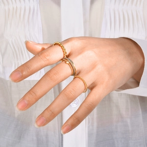 Anillo de Cuerda Retorcida de Acero Inoxidable Minimalista para Mujer Chapado en Oro Plata Anillo Apilable de Banda Delgada con Circonia Joyería