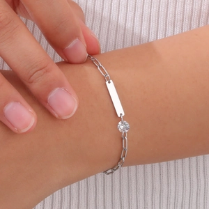 Bracelet en chaîne trombone en acier inoxydable avec barre rectangulaire et pierre zircon