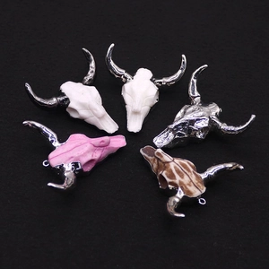 Pendentif Crâne de Tête de Taureau en Résine Acrylique Vintage pour la Fabrication de Bijoux DIY Accessoire de Collier