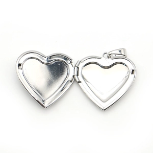 Pendente medaglione a cuore in argento lucido con scomparti aperti per collane fai-da-te