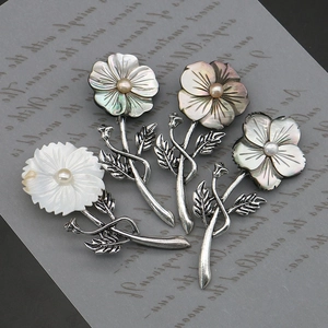 Vintage Natural Black Lip Shell Flower Brooch Dual Use Artificial Pearl Alloy Floral Brooch Pendant For Wedding Party Women Jewelry