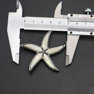 Detailed measurement showing 4.8cm starfish shell pendant with silver metal frame