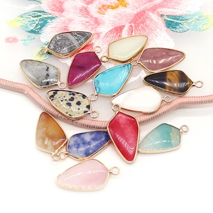 Pendentifs naturels en œil de tigre et pierres colorées avec bordure dorée pour bijoux DIY