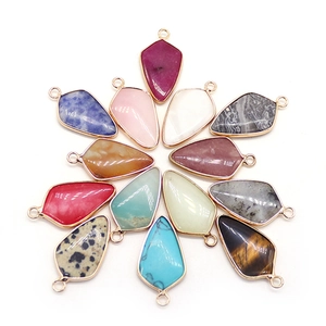 Pendentifs triangles en pierre naturelle œil de tigre avec bord doré pour création de bijoux