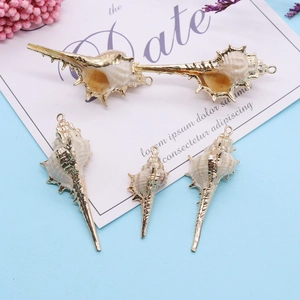 Natuurlijke schelpenhangers met vergulde randen en spiraaltextuur voor DIY-sieraden