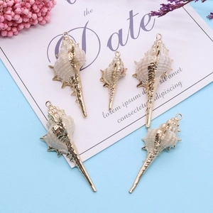 Natuurlijke 3D schelphangers met vergulde randen voor DIY sieraden en halskettingen