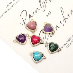 Lot de 6 pendentifs cœur en pierre naturelle plaqués or avec bordures en zircone
