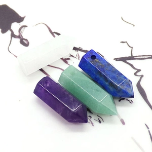 Sechseckige Natursteinanhänger aus Bergkristall und Amethyst für DIY-Schmuckzubehör