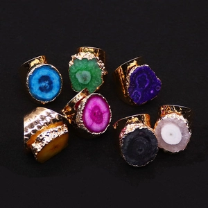 Bague Ajustable en Géode d'Agate Naturelle Bohème Plaquée Or Laiton Anneau à Texture Martelée Bague Tournesol pour Femmes Bijoux Cadeau