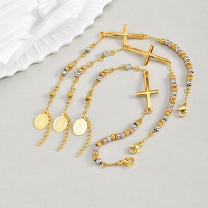 Pulsera religiosa de cuentas de acero inoxidable tricolor con cruz y medallas de San Benito