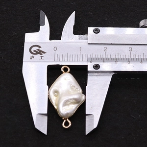 Measurement of baroque pearl connector with gold plating and dual hanging loops
