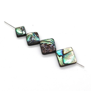 Perle in conchiglia naturale di abalone a rombo con lucentezza iridescente per gioielli fai da te