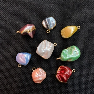 Irregular baroque shell pendants with gold trim for DIY necklace jewelry making in 8 colors