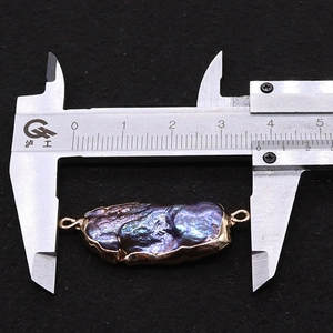 Barocke unregelmäßige lila Perle Anhänger Stecker mit Messschieber gemessen, 35mm Größe