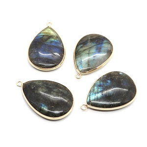 Set aus vier tropfenförmigen Labradorit-Anhängern mit Goldrand für DIY-Halsketten-Schmuck