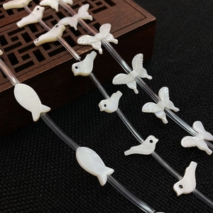 Macro di ciondoli in conchiglia bianca intagliati a mano per creazioni di gioielli DIY