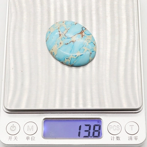 Λήψη macro οβάλ τυρκουάζ πέτρας 13,8g σε ψηφιακή ζυγαριά για αξεσουάρ κοσμημάτων DIY