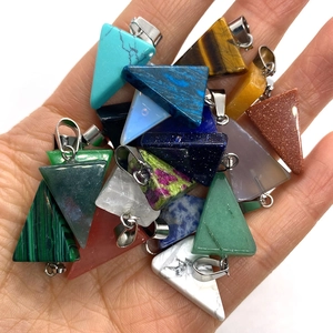 Colgantes triangulares de piedras naturales variadas para bisutería de collares