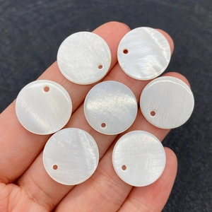 Pendentifs ronds en nacre blanche naturelle avec trous percés pour bijoux faits main