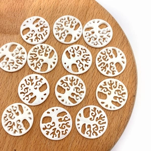 Set mit 13 Stück 30mm Lebensbaum Anhängern aus Naturschale für DIY Schmuckherstellung