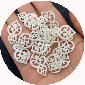 Natürliche weiße Süßwassermuschel-Hohlperlen in Kalebassenform 16x25mm für DIY-Schmuck