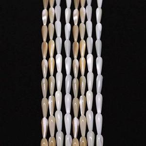 Cuentas de gota de concha marina natural en blanco y marrón para hacer joyas de bricolaje