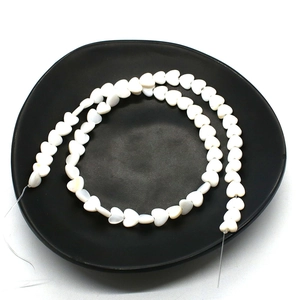 Natuurlijke witte parelmoer kralen in hartvorm voor DIY sieraden maken