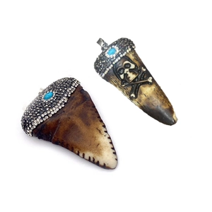 Pendenti in resina stile tribale bohémien con turchese e cappucci in strass