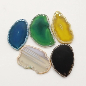 Pendenti a fette di agata naturale lucidata in vari colori con fori pre-forati inclusi