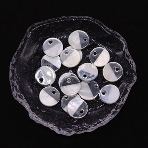 Pendentifs ronds en nacre blanche avec bords argentés pour la création de bijoux