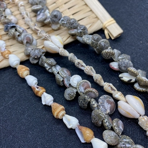 Natural mixed conch and seashell beads for DIY handmade necklaces and jewelry making